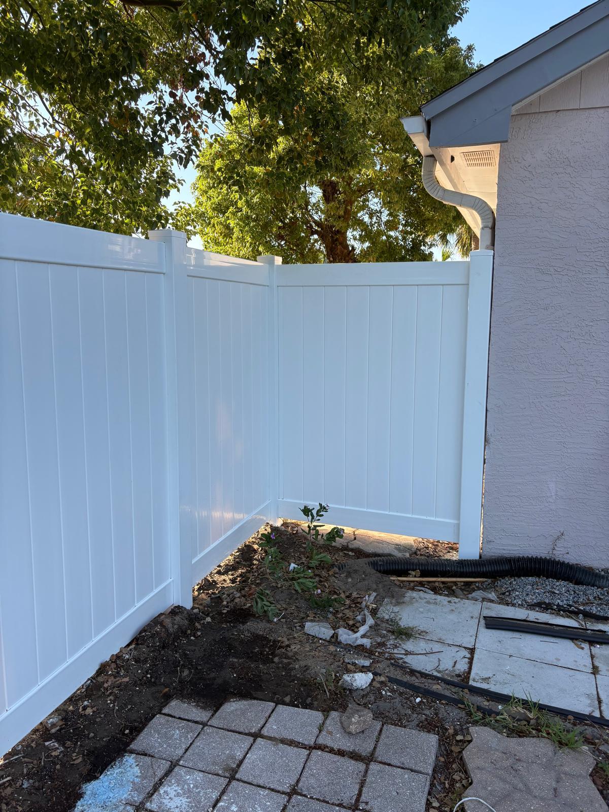 Vinyl fence installation Central Florida