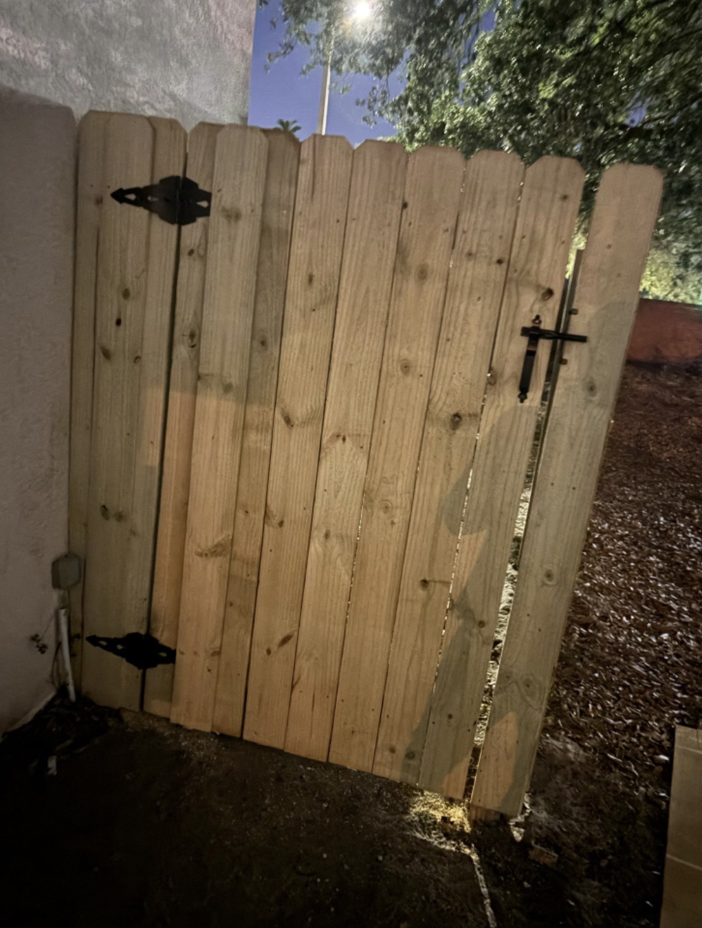 Wood fence installation in Kissimmee FL
